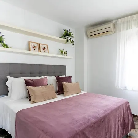 Apartment Behouse Sierpes *