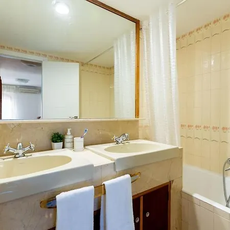 Behouse Sierpes Apartament Sewilla